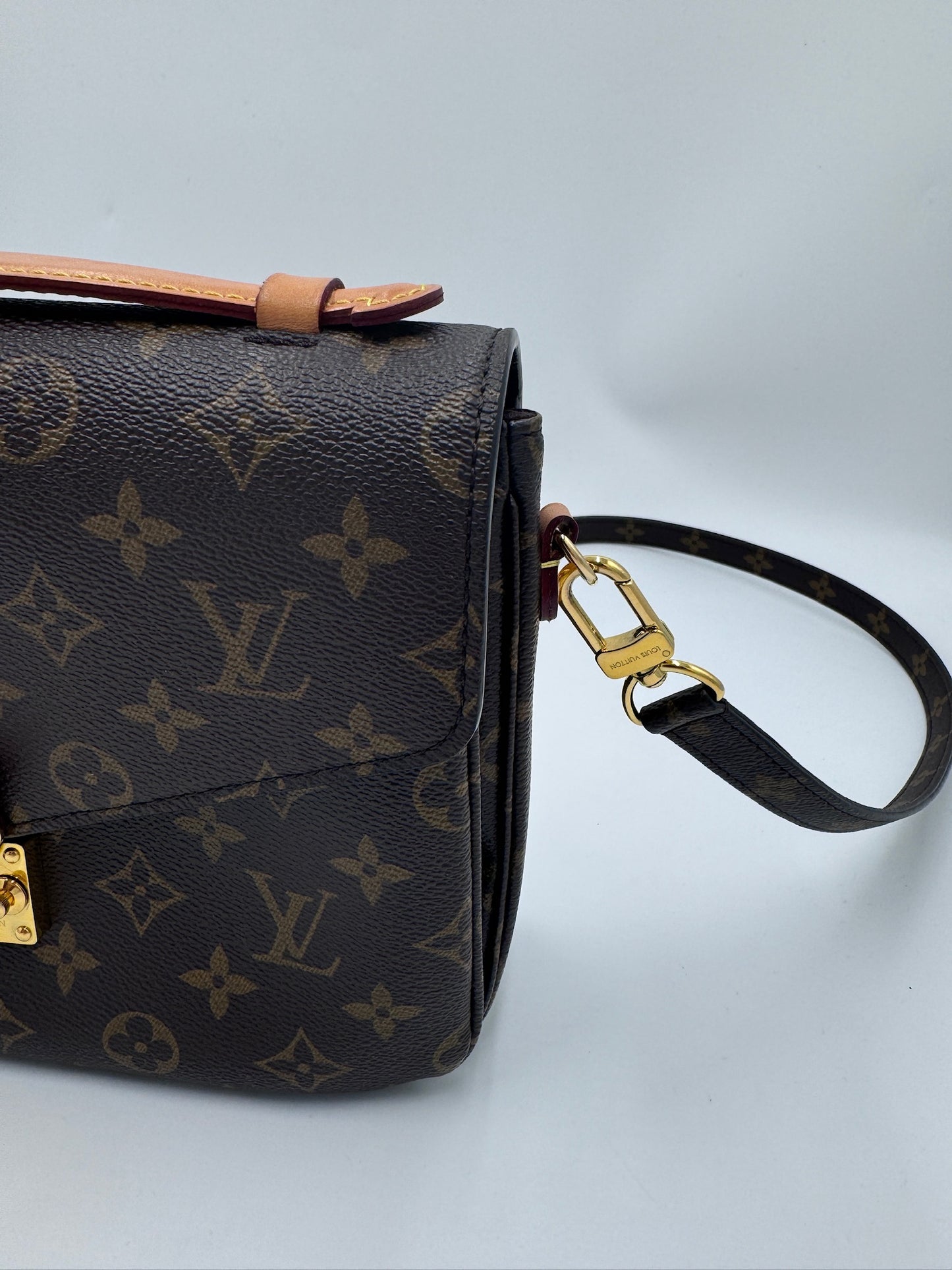 Louis Vuitton Pochette Metis