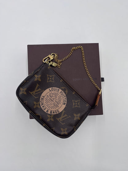 Louis Vuitton Mini Pochette