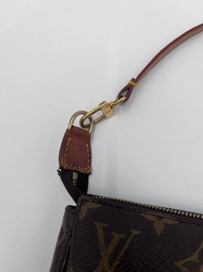 Louis Vuitton Pochette