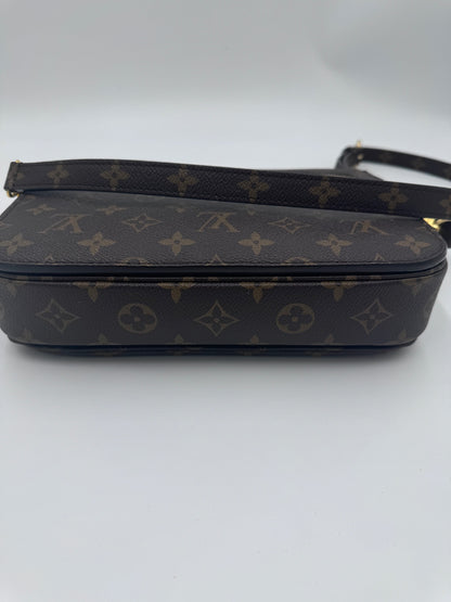 Louis Vuitton Pochette Metis