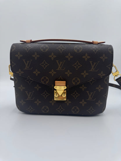 Louis Vuitton Pochette Metis