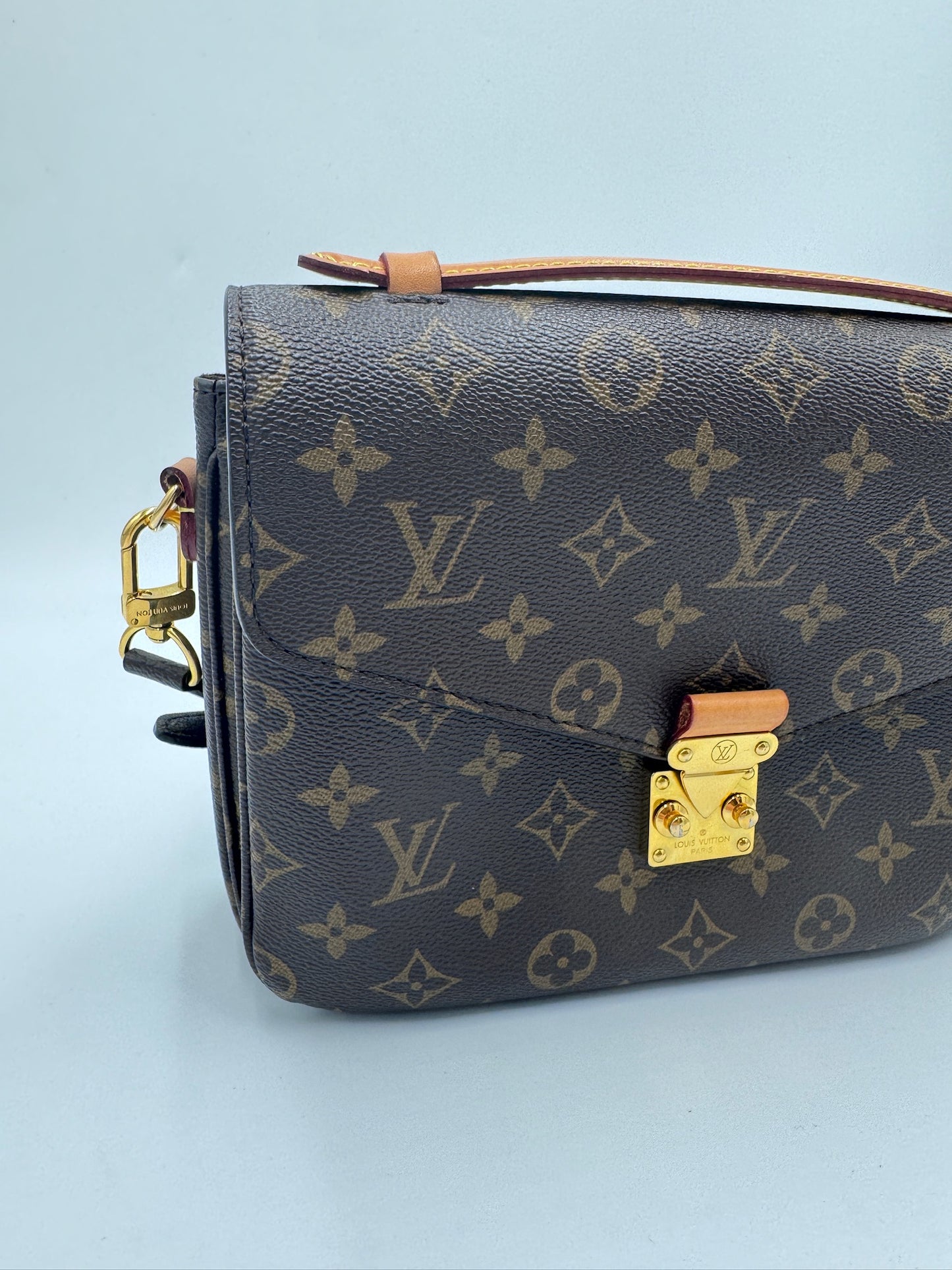 Louis Vuitton Pochette Metis