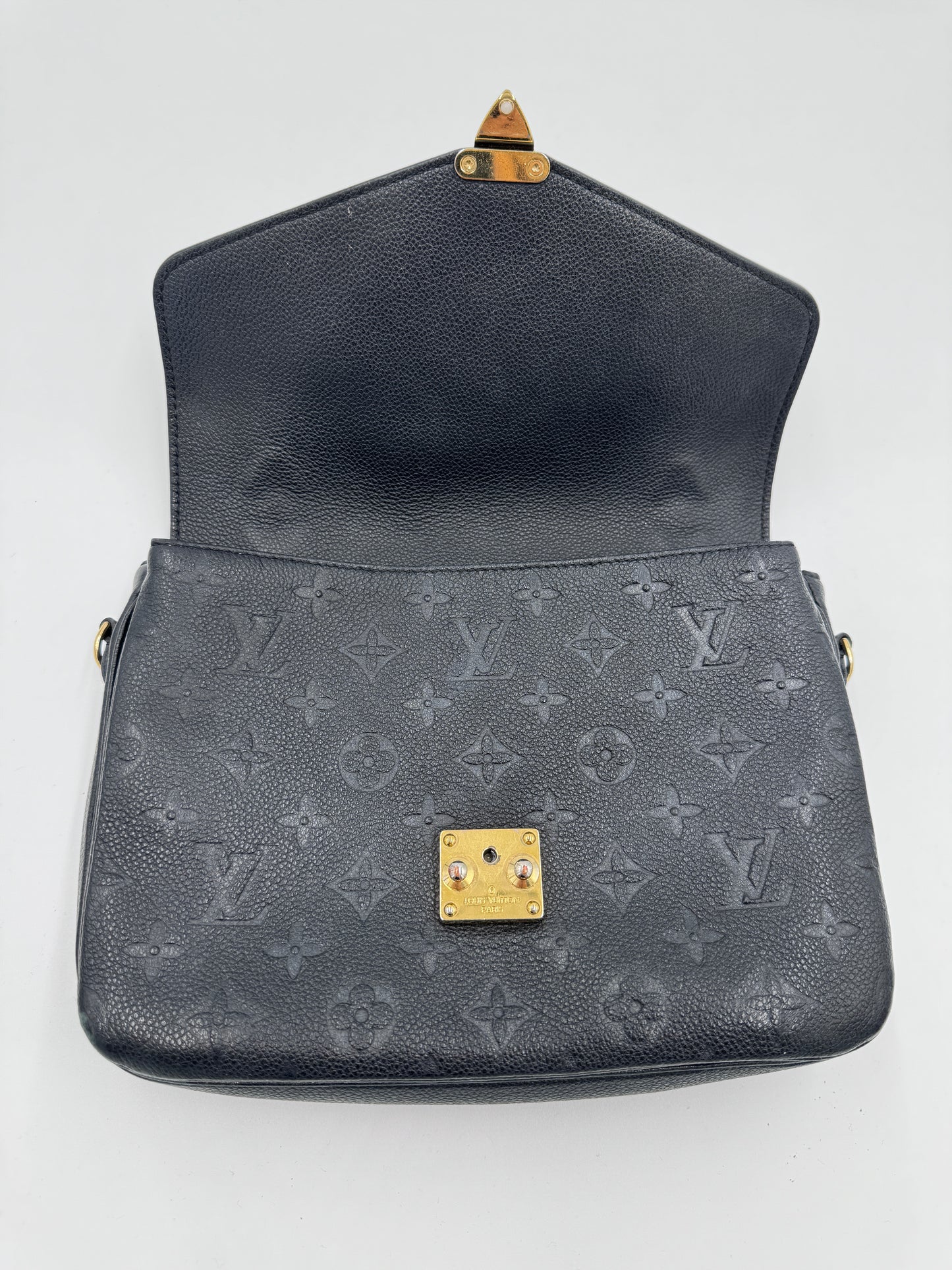 Louis Vuitton Pochette Metis