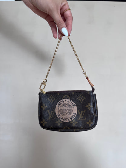 Louis Vuitton Mini Pochette