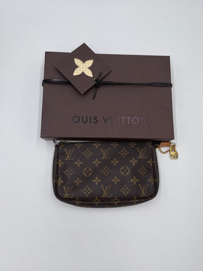 Louis Vuitton Pochette