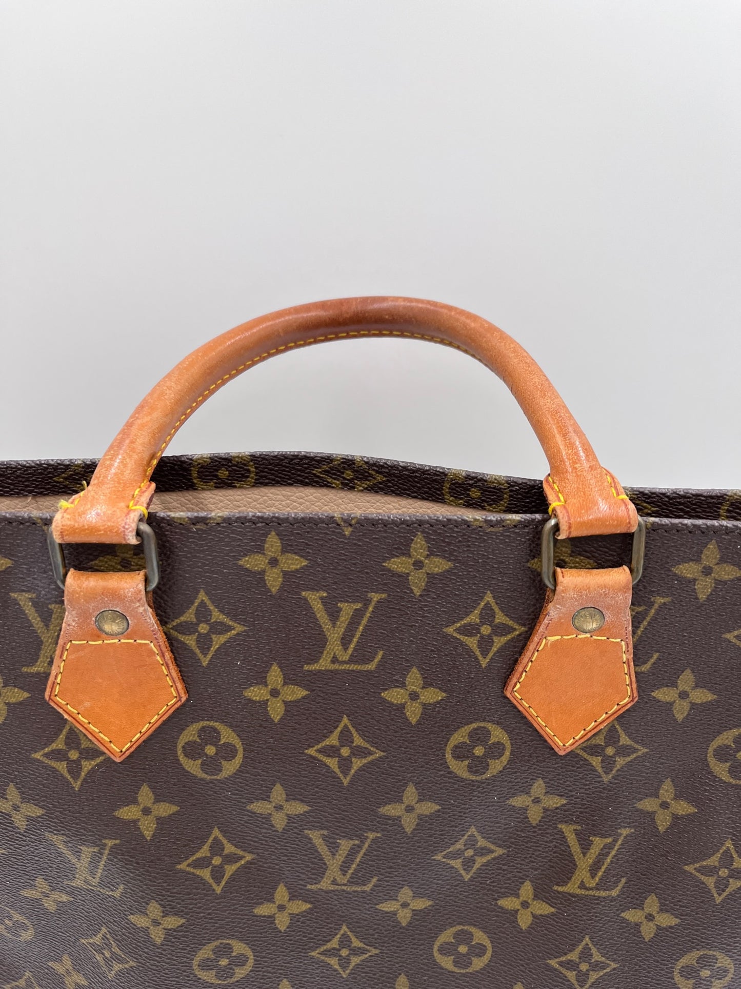 Louis Vuitton Sac Plat