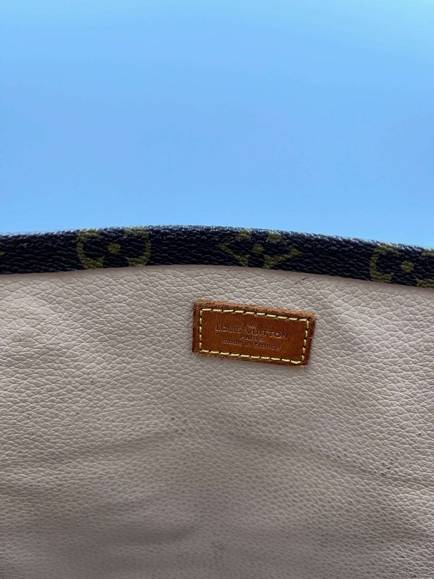 Louis Vuitton Sac Plat