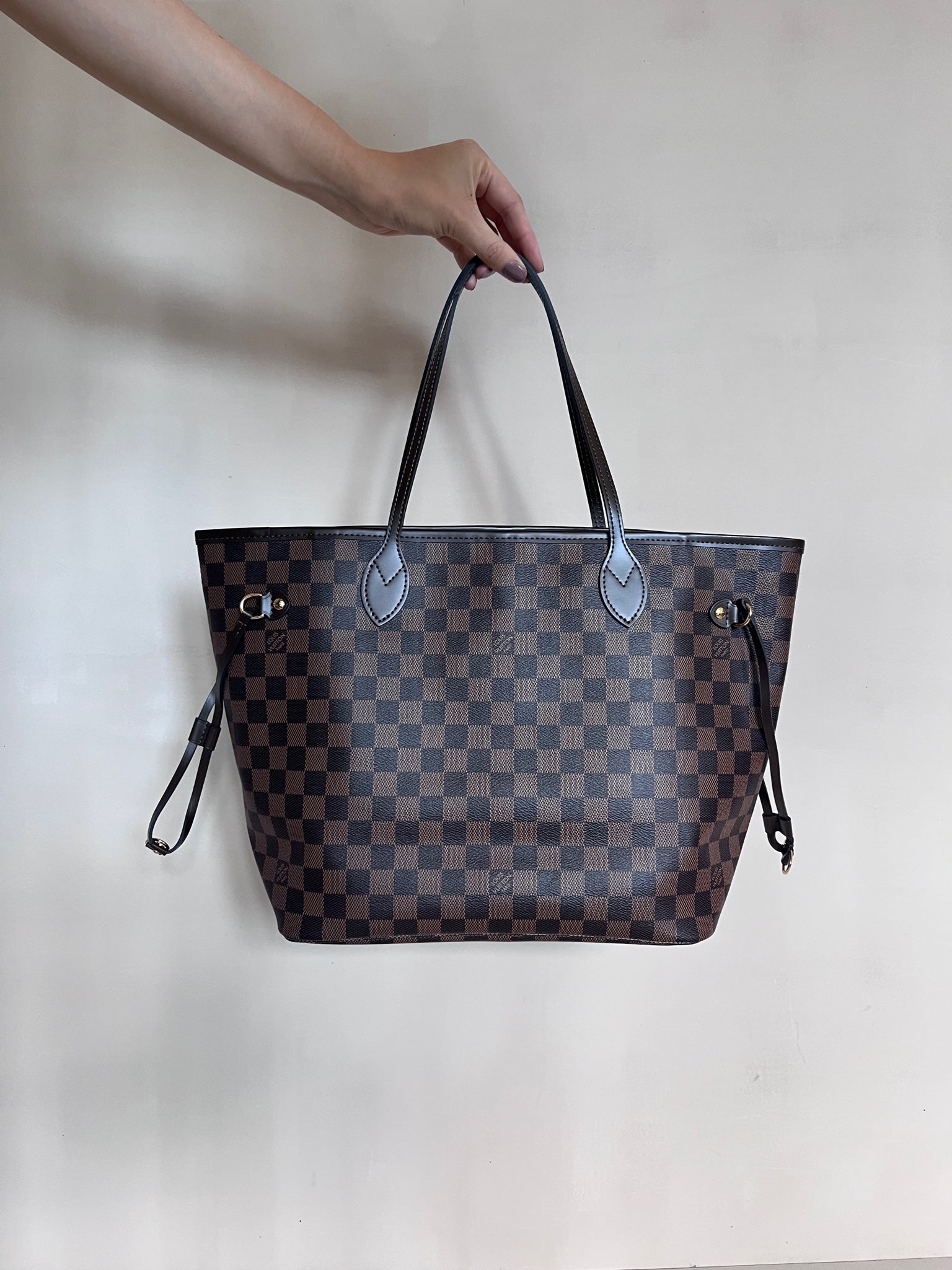 Louis Vuitton Neverfull Detail